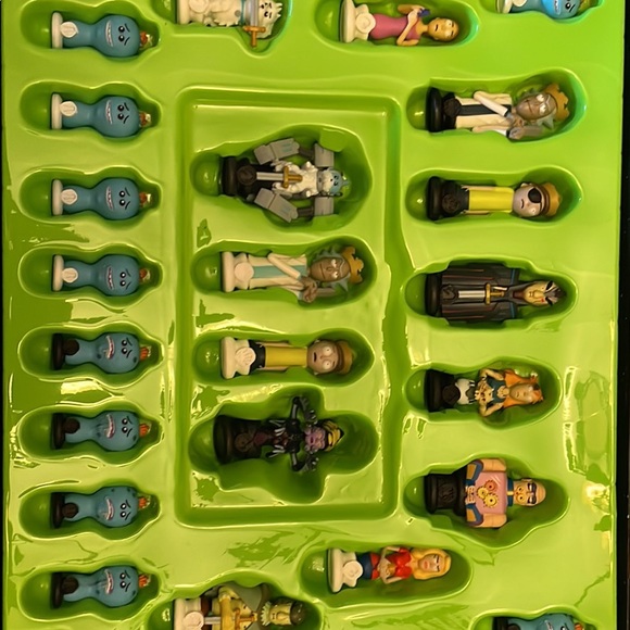 Rick and Morty Collector’s Chess Set - Picture 3 of 3